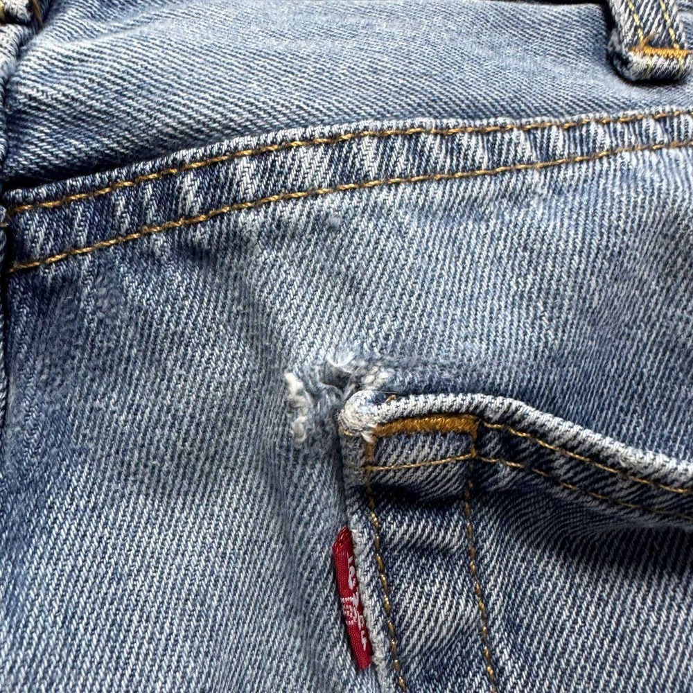 Levis 550 Relaxed Fit Jeans Mens 38x34 Light Wash Blue Denim Vintage Style - Picture 4 of 12